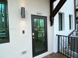 8373 Central Park Blvd, Miami, FL 33166