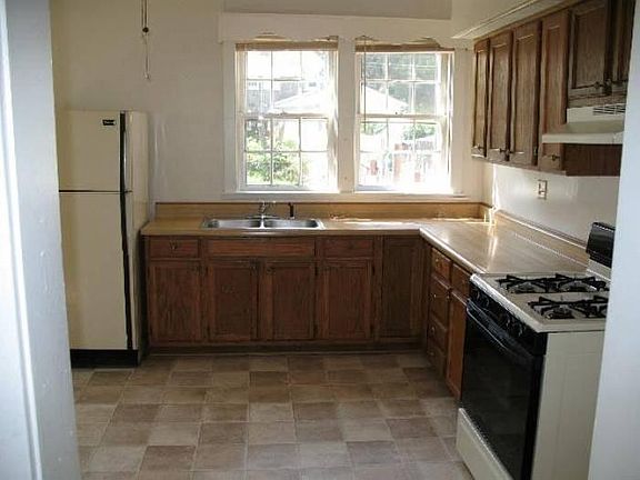 refrigerator & gas range