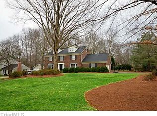 4 Parkmont Ct, Greensboro, NC 27408