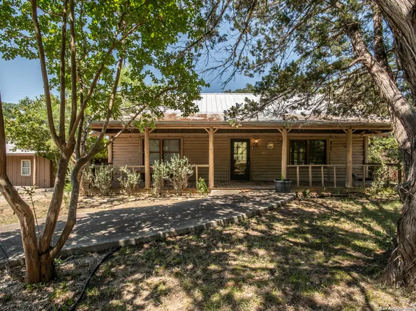 623 Appaloosa Dr, Fischer, TX 78623
