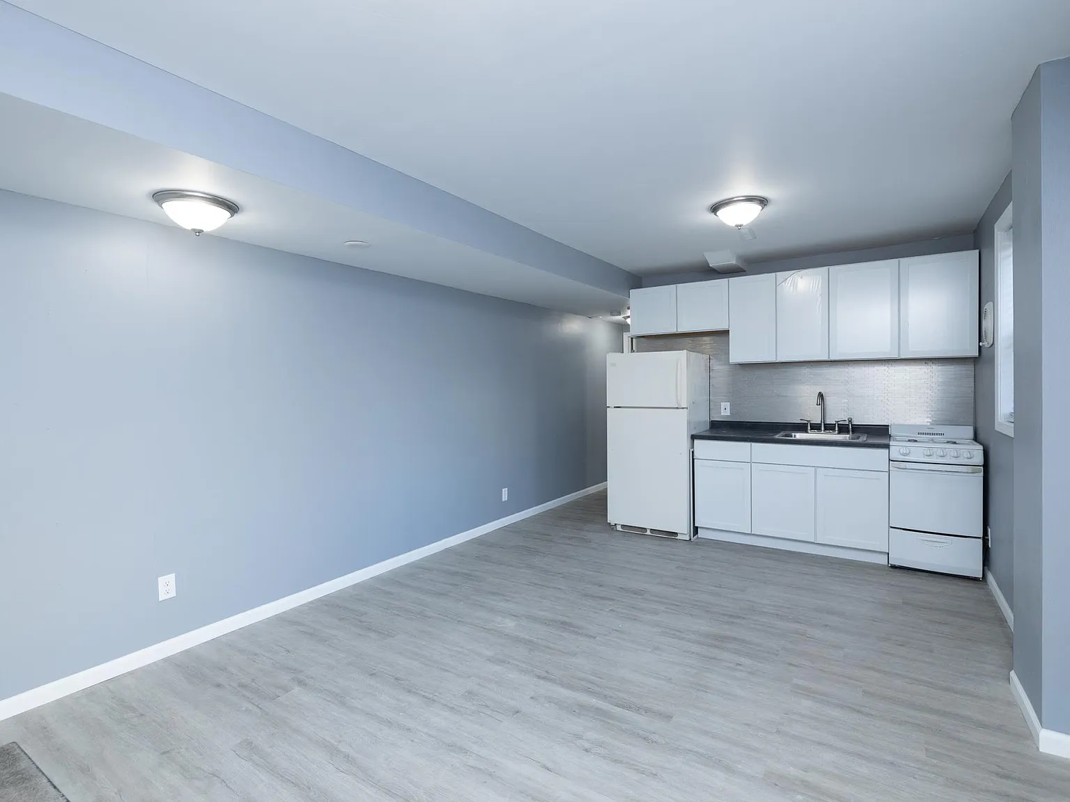 1396 White Bear Ave N — Photo 4