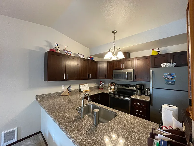 280 NW Holly St #6 — Photo 160