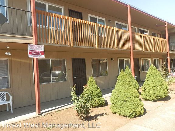 3rd image of 1806 E 4th Plain Blvd APT 6