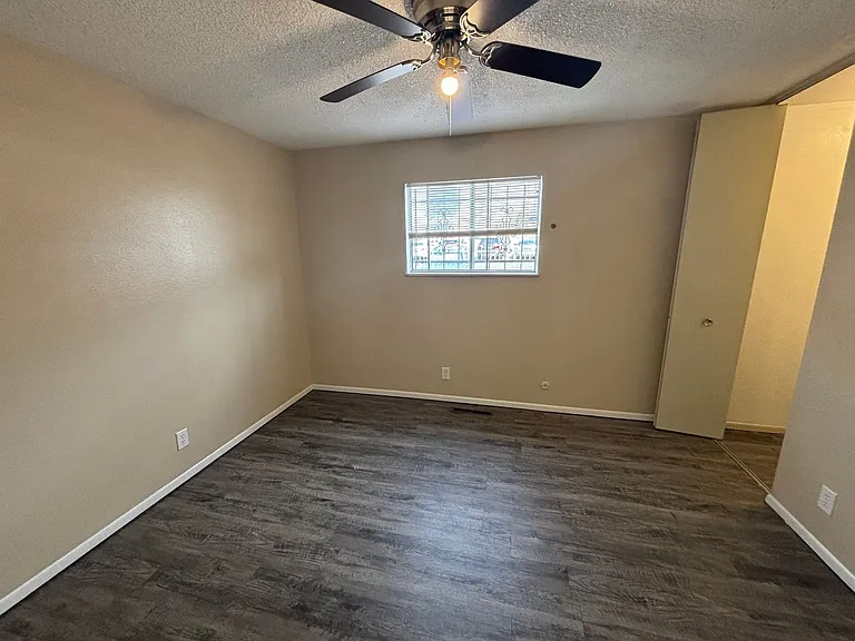 Taylor St Apartment — Photo 37