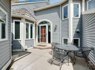 11028 Hyland Ter, Eden Prairie, MN 55344