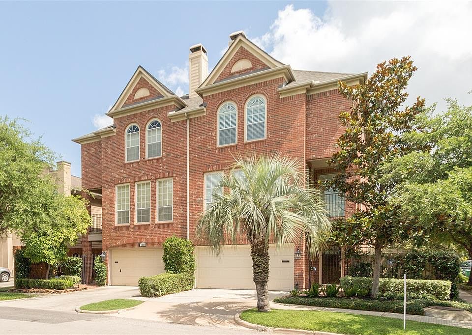 1802 Colquit. Deep in the heart of Houston and convenient to mid town, up town, and downtown!