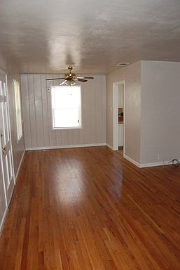 4th image of 1836 De Ovan Ave