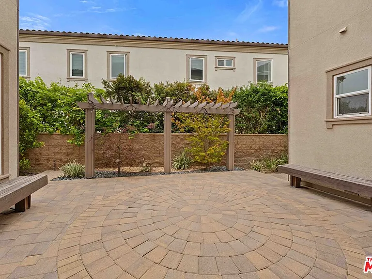 11925 N Ricasoli Way — Photo 7