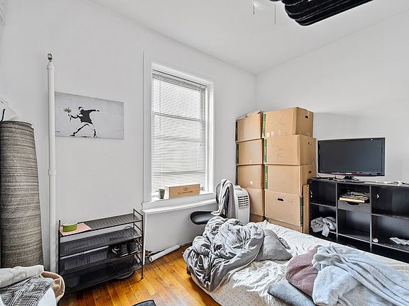 4th image of 354 E 66th St APT 6E