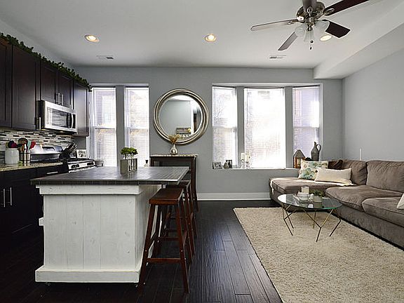 3rd image of 939 N Ashland Ave APT 3F