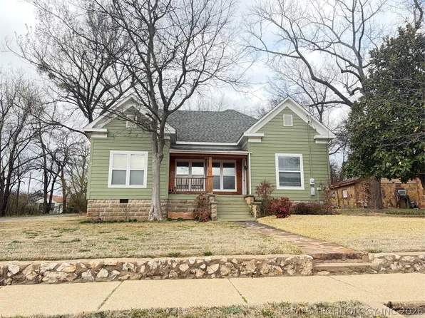 601 Goingsnake St, Tahlequah, OK 74464
