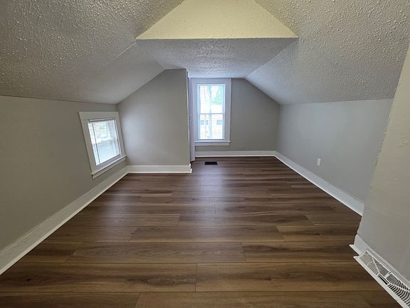 5th image of 466 Main St #1