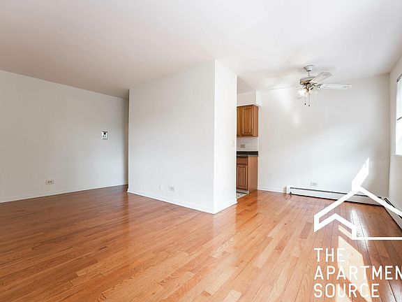2nd image of 525 W Aldine Ave #306