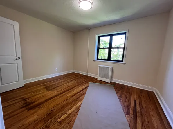 20-31 19th Street image 4 of 8