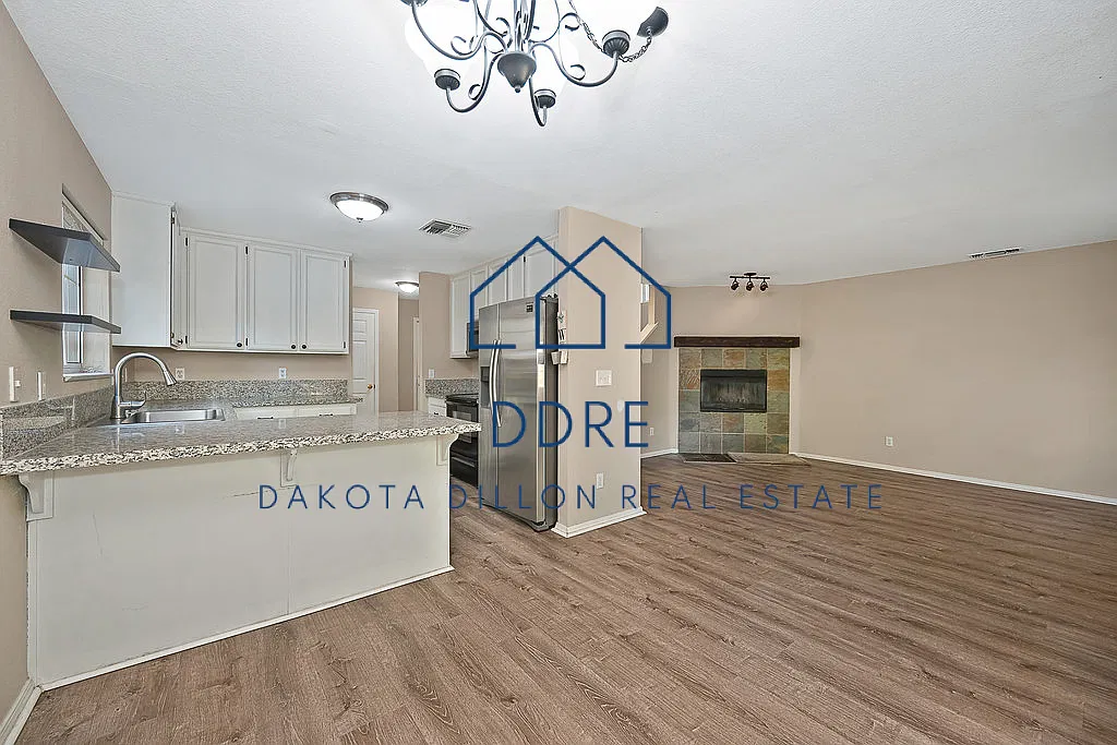 3 bed, 2.5 bath, 1458 sqft, $2,995 — Photo 4