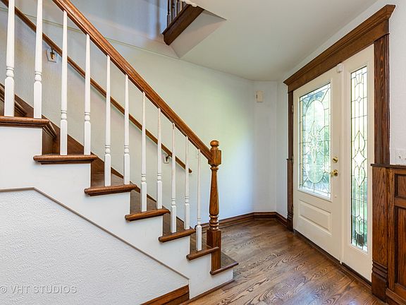 3rd image of 2S113 Willow Creek Dr