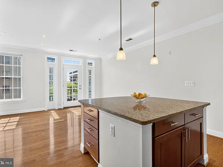 1023 N Royal St #205 — Photo 4
