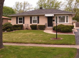 2300 Cedar St, Rolling Meadows, IL 60008