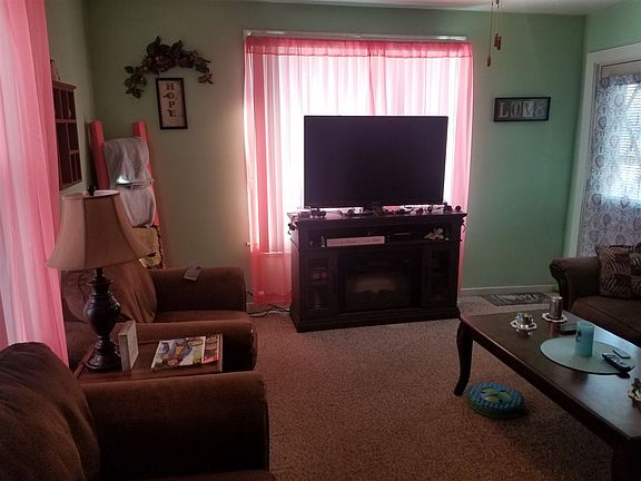 3rd image of 208 N 1st Ave