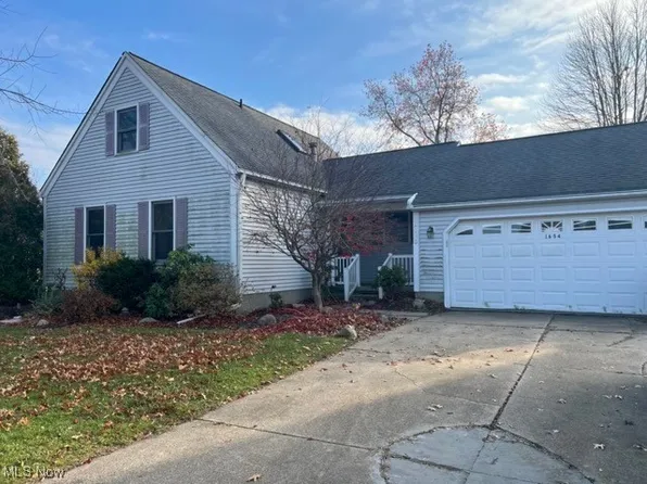 1654 Duffton Ln, Painesville, OH 44077