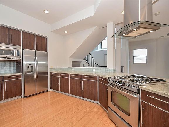 4th image of 941 W 21st St #E