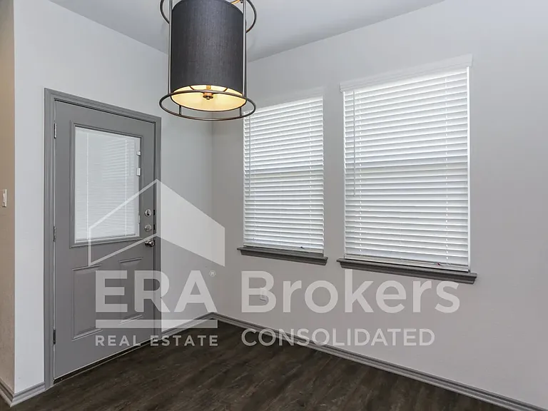 239 Green Valley Dr — Photo 12