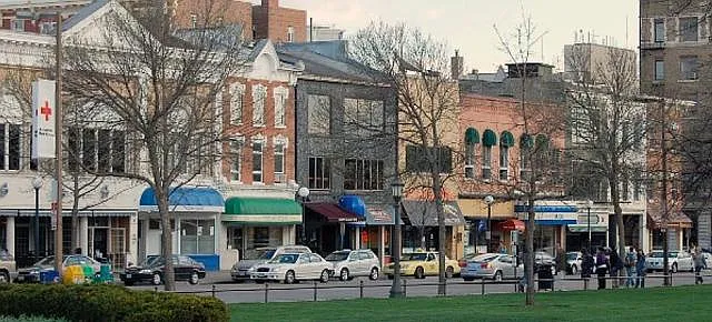 Enjoy shopping/dining in quaint downtown Iowa City