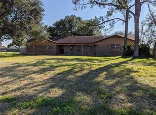 704 Solar Dr, Victoria, TX 77904