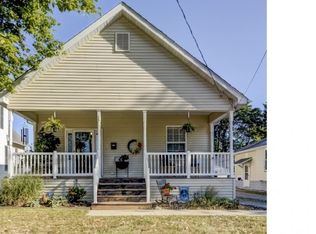 135 E Palmer St, Taylorville, IL 62568