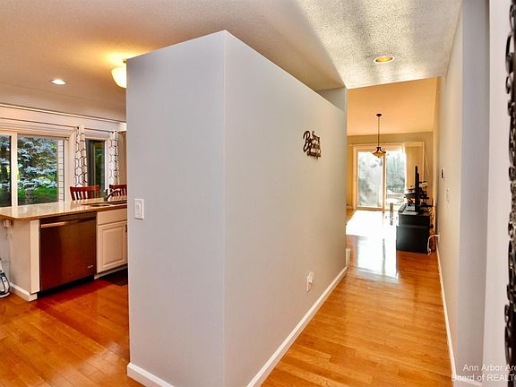 5th image of 3775 Glazier Way