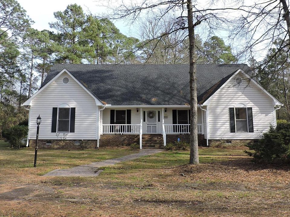 1st image of 320 Lakewood Dr