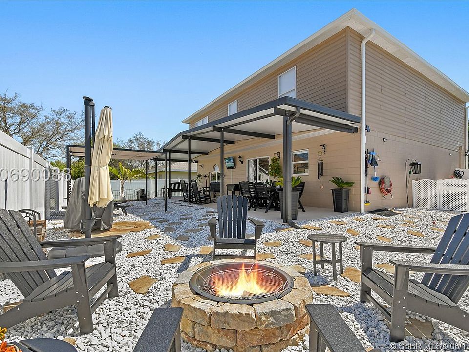 1st image of 307 Dolphin Way
