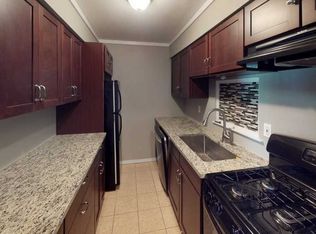 95 Pointe Cir S, Coram, NY 11727
