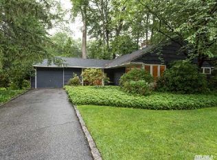 14 Tulip Dr, Glen Cove, NY 11542