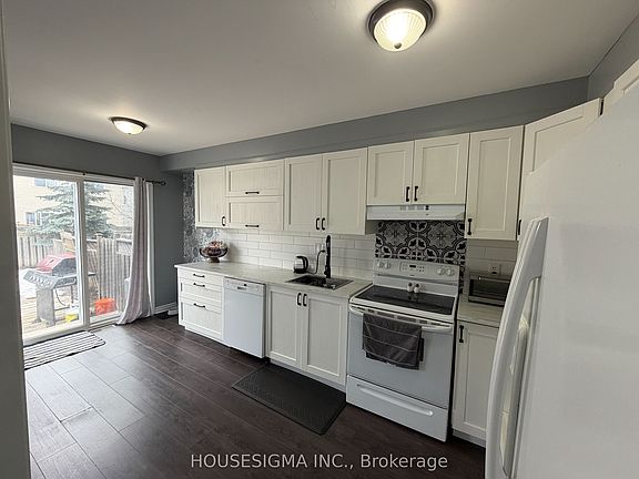 4th image of 58 Lookout St