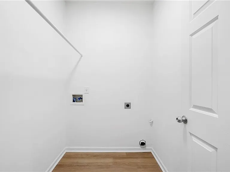 1055 Red Cedar Trl — Photo 10