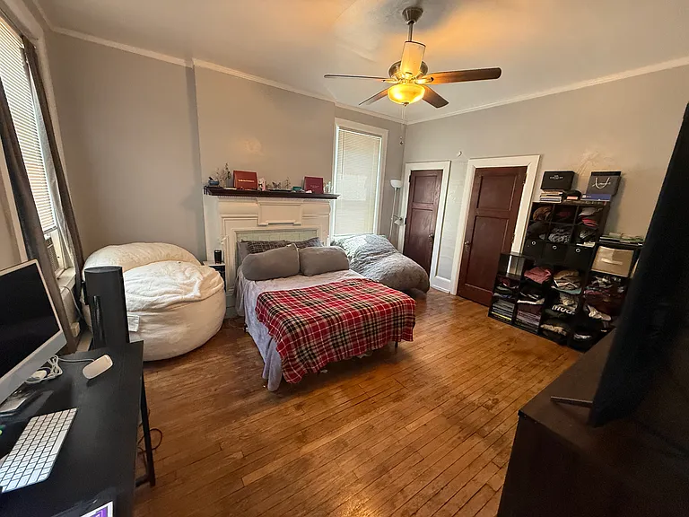 366 S Winebiddle St #6 — Photo 8