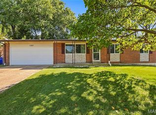 3248 Greenbridge Dr, Bridgeton, MO 63044