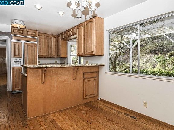 5th image of 57 Warfield Dr