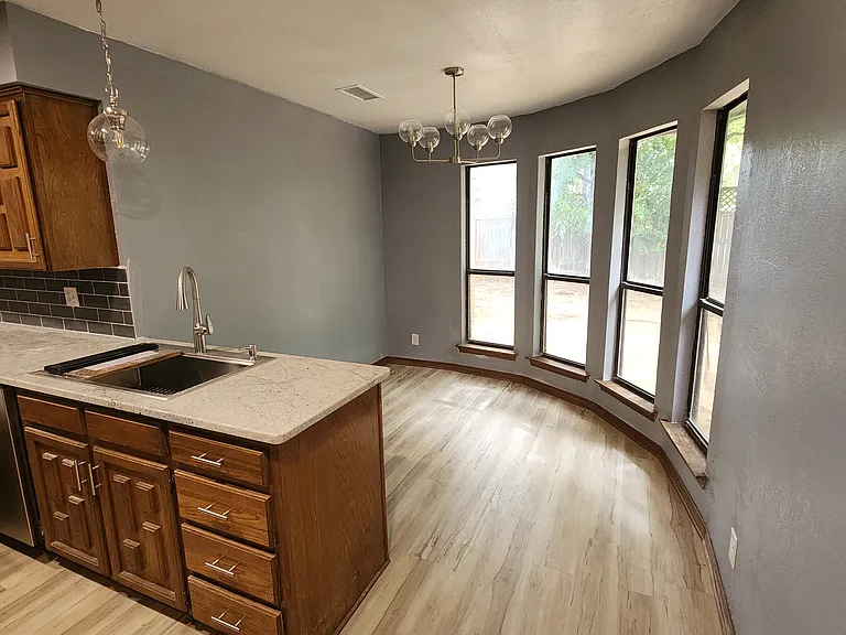1913 Willowcrest Loop — Photo 3