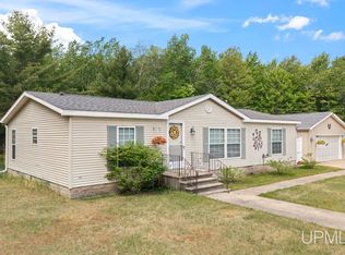 6081 23rd Ln, Gladstone, MI 49837