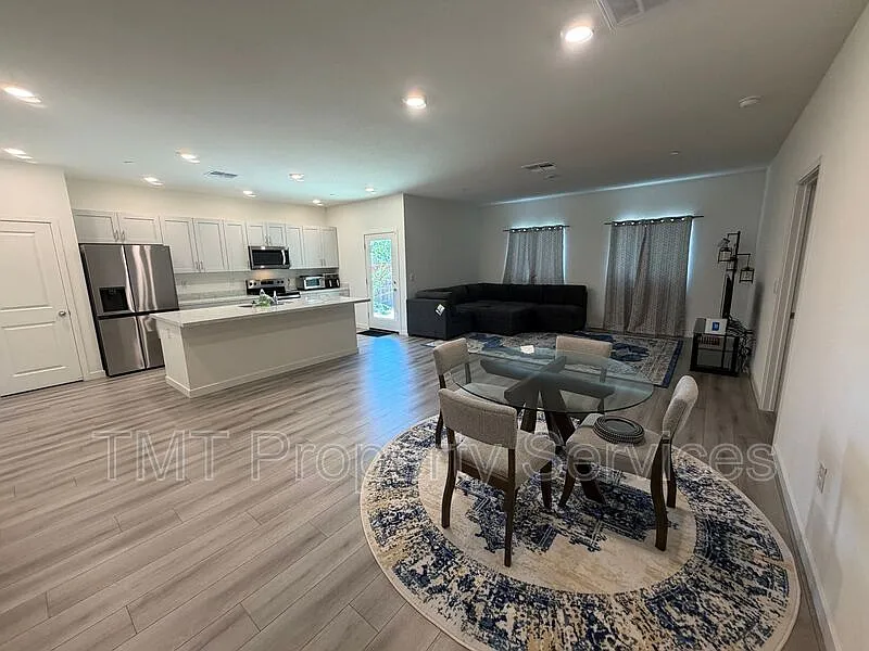 1705 Orchid Ave