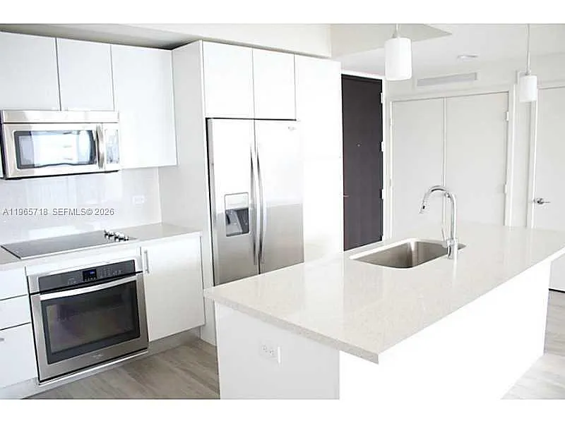 Building Photo - 999 SW 1st Ave #2106