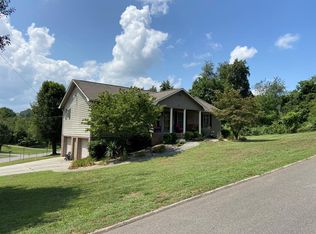 998 Pinewood Cir, Morristown, TN 37814