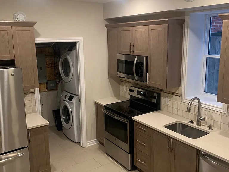 173 Russell Ave — Photo 6