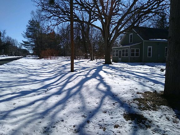 2nd image of 876 Quinnell Ave N