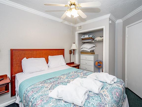 4th image of 6300 Seawall Blvd