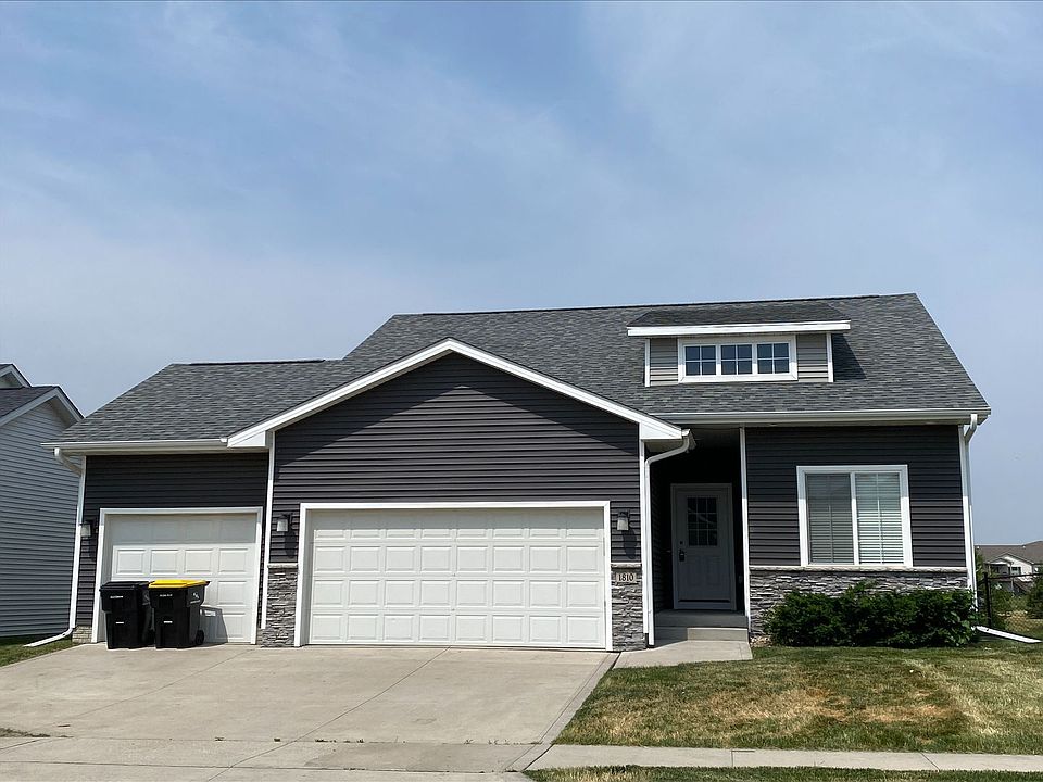 1st image of 1810 SE Waddell Way