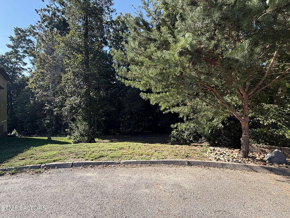 1st image of 9976 Winding Hill Ln