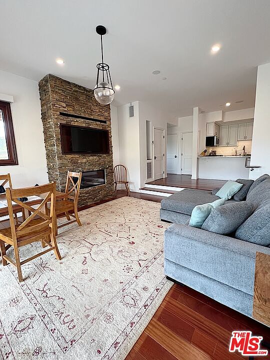1st image of 6036 Merritt Dr